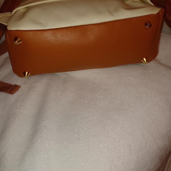 Backpack - Picture 3 of 8